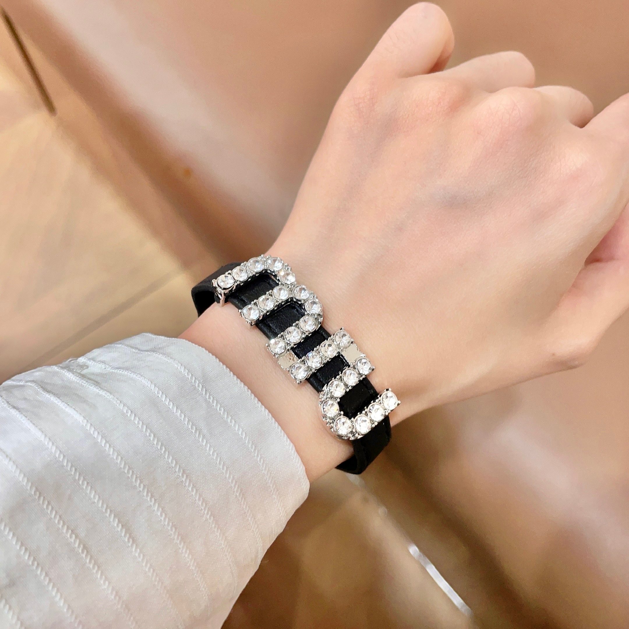 ミュウミュウ レター レザーコード ブレスレット 詳細画像 2