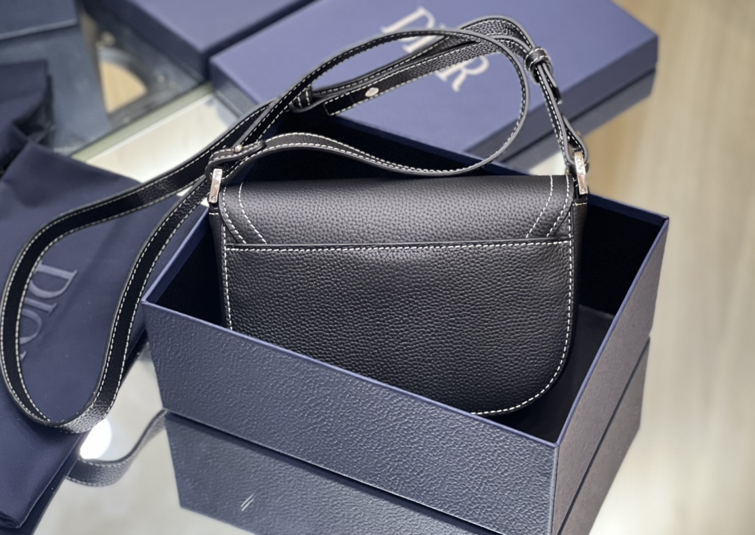 ディオール Saddle ショルダーストラップ付きクラッチバッグ ブラック 詳細画像 2