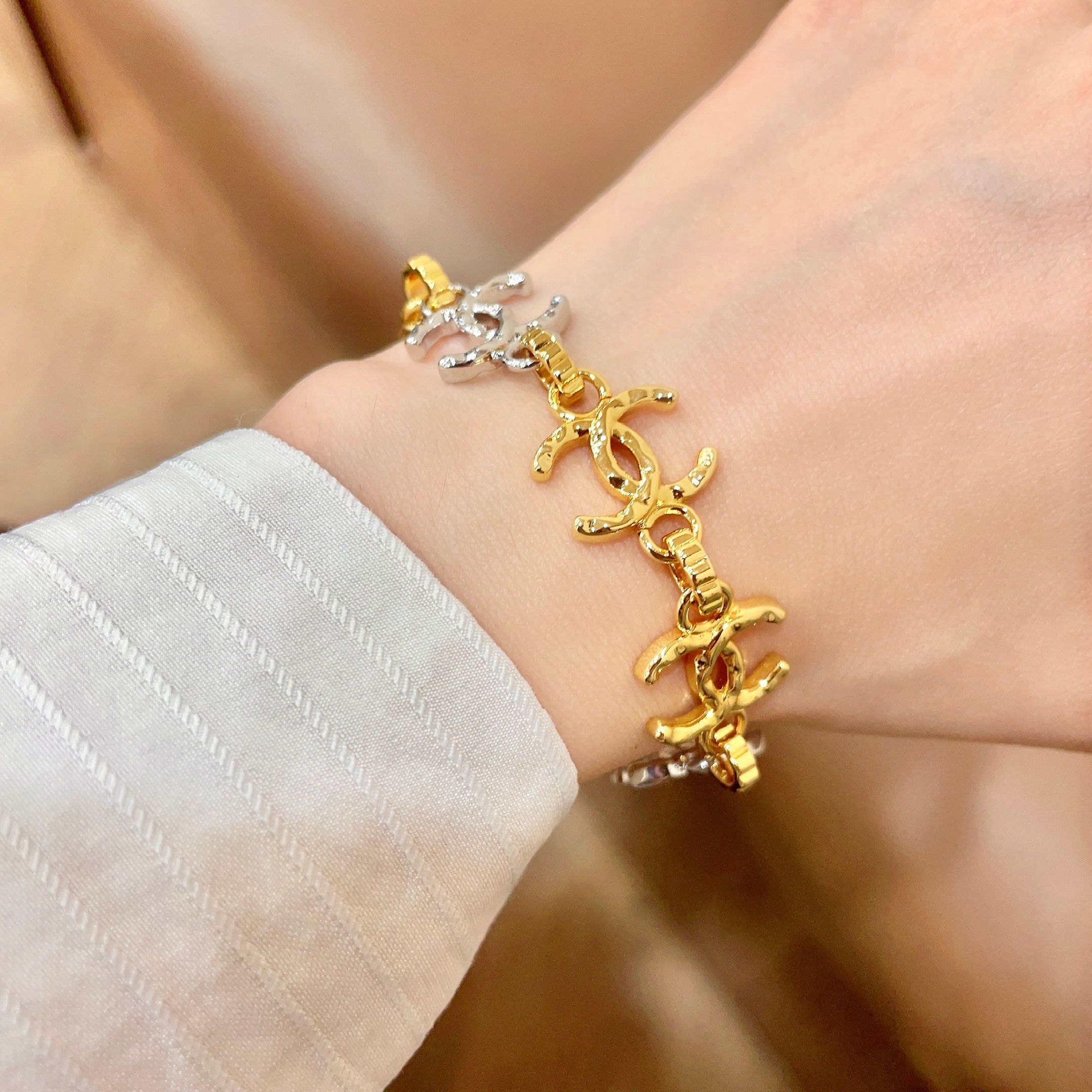 シャネル CCロゴ ブレスレット ゴールド＆シルバー 詳細画像 1