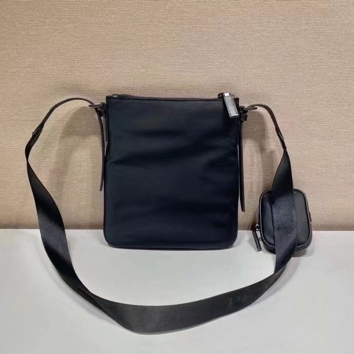 プラダ Re-Nylon サフィアーノトリム クロスボディバッグ 取り外しポーチ付き ブラック 詳細画像 3