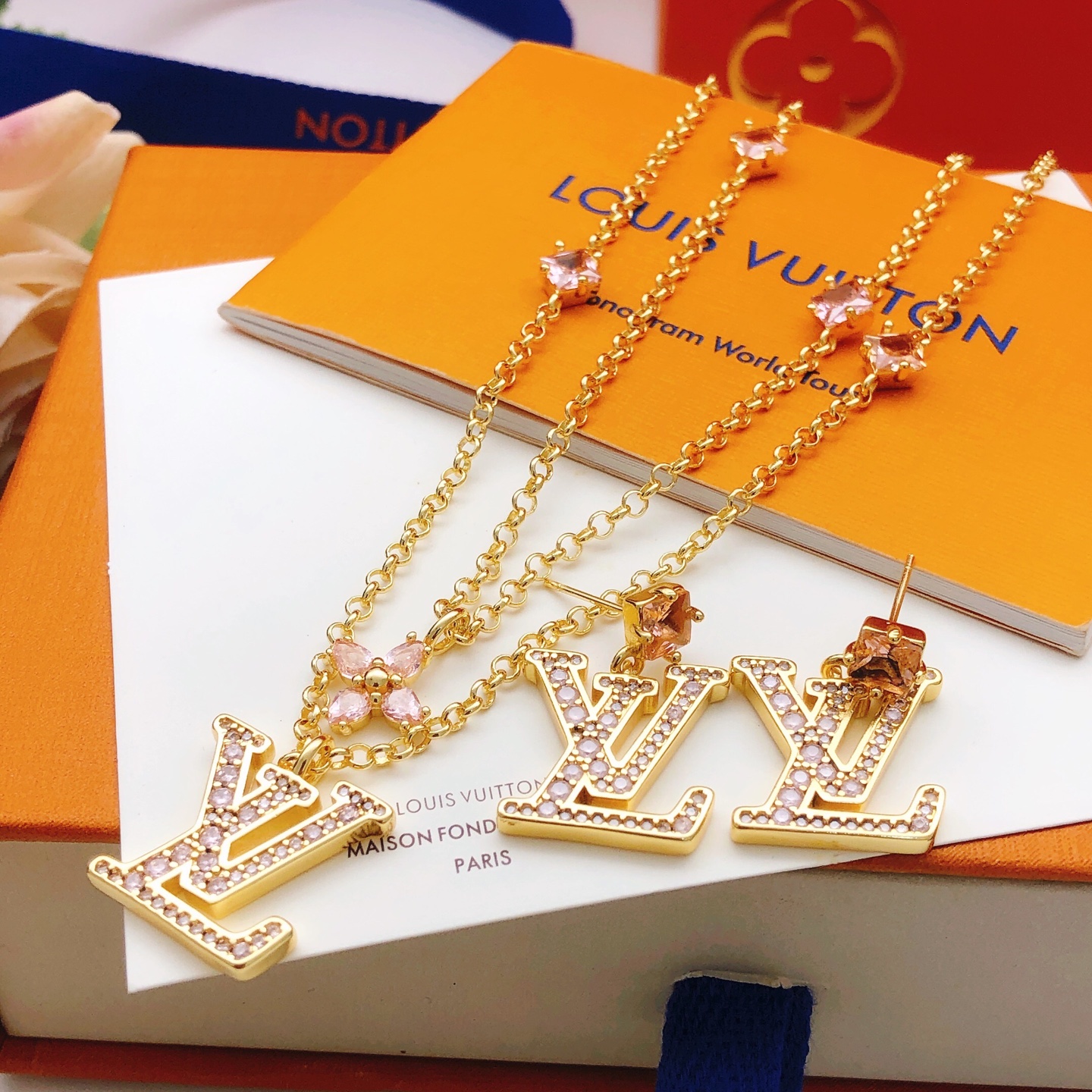 ルイ・ヴィトン ダブルレイヤー カラークリスタル ディレクショナル ネックレス 詳細画像 1
