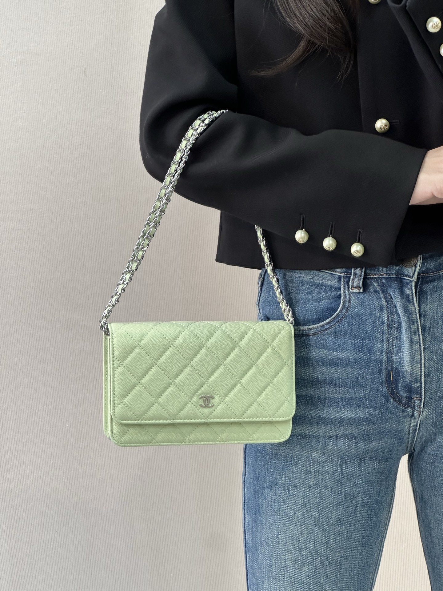 シャネル クラシックフラップ WOC チェーンショルダーバッグ ライトグリーン シルバー金具 詳細画像 2