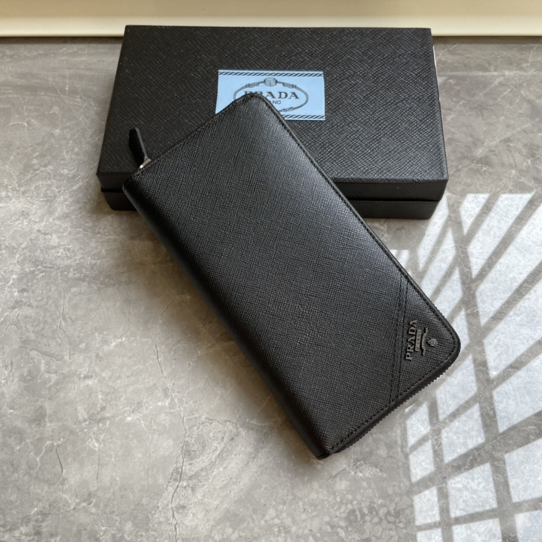 プラダ サフィアーノレザー ジップウォレット ブラック 詳細画像 2