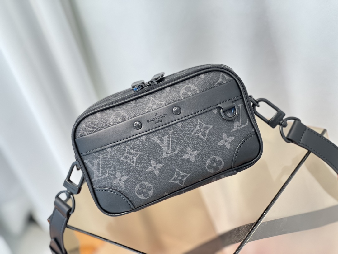 ルイ・ヴィトン Neo Alpha ショルダーバッグ モノグラム・エクリプス ブラック 詳細画像 2