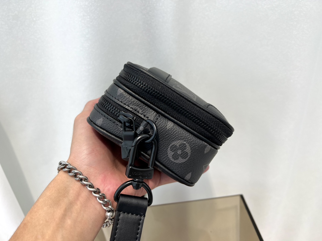 ルイ・ヴィトン Neo Alpha ショルダーバッグ モノグラム・エクリプス ブラック 詳細画像 3