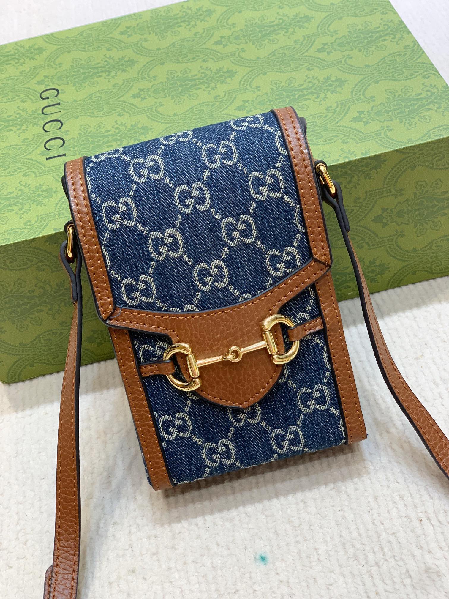 グッチ デニム カウハイド スマホショルダーバッグ ブルー 詳細画像 1