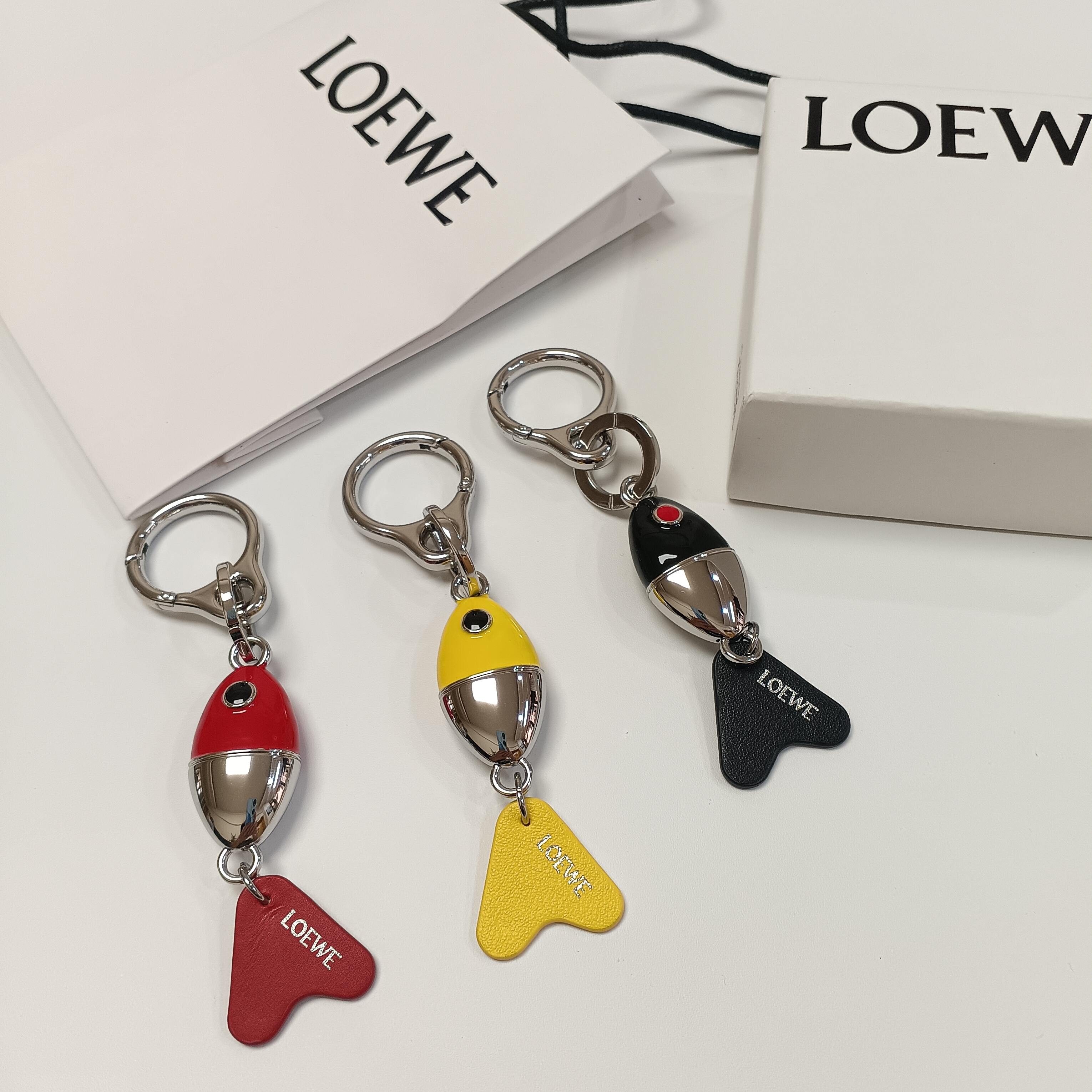 ロエベ フィッシュベイト キーチャーム レッド イエロー ブラック 詳細画像 2