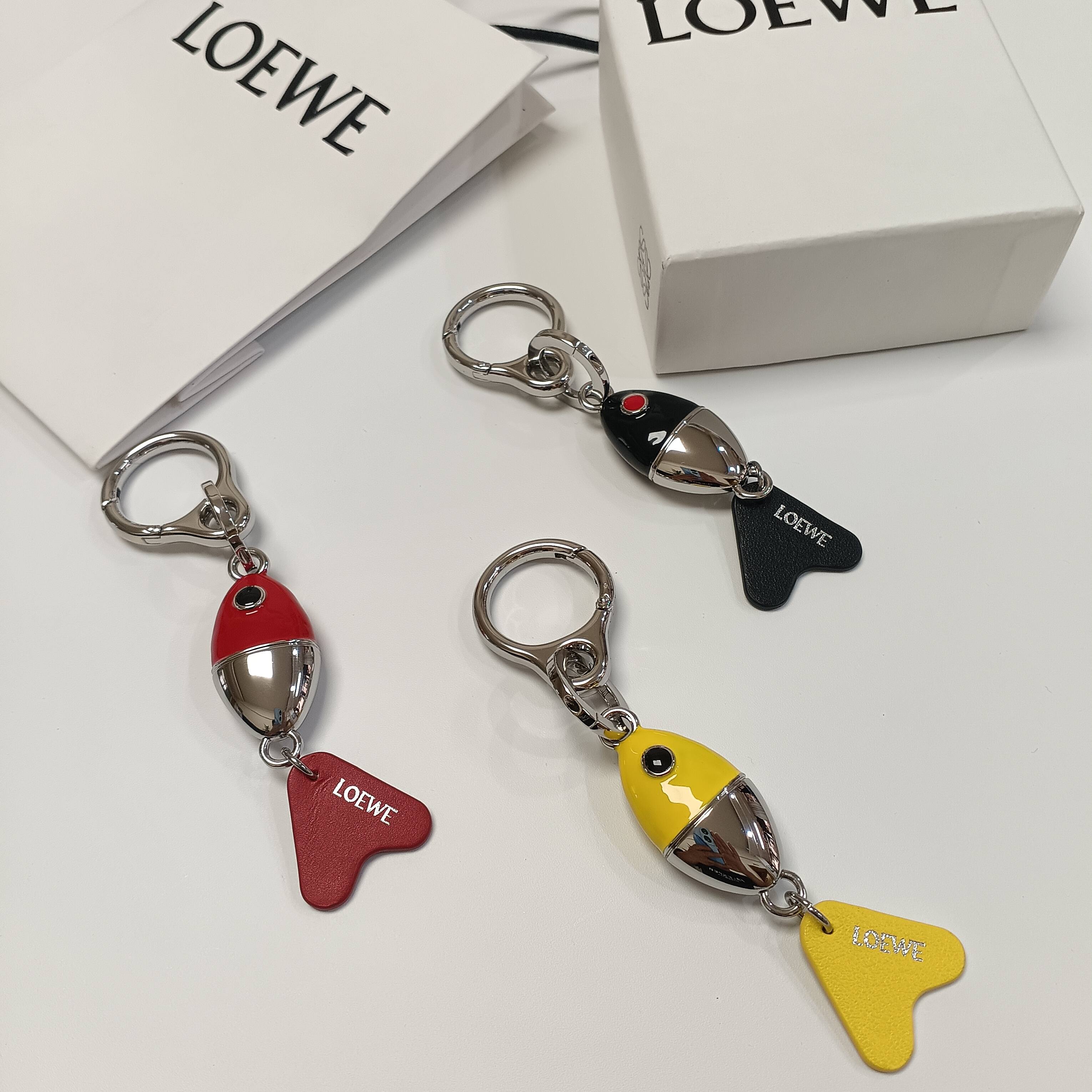 ロエベ フィッシュベイト キーチャーム レッド イエロー ブラック 詳細画像 3