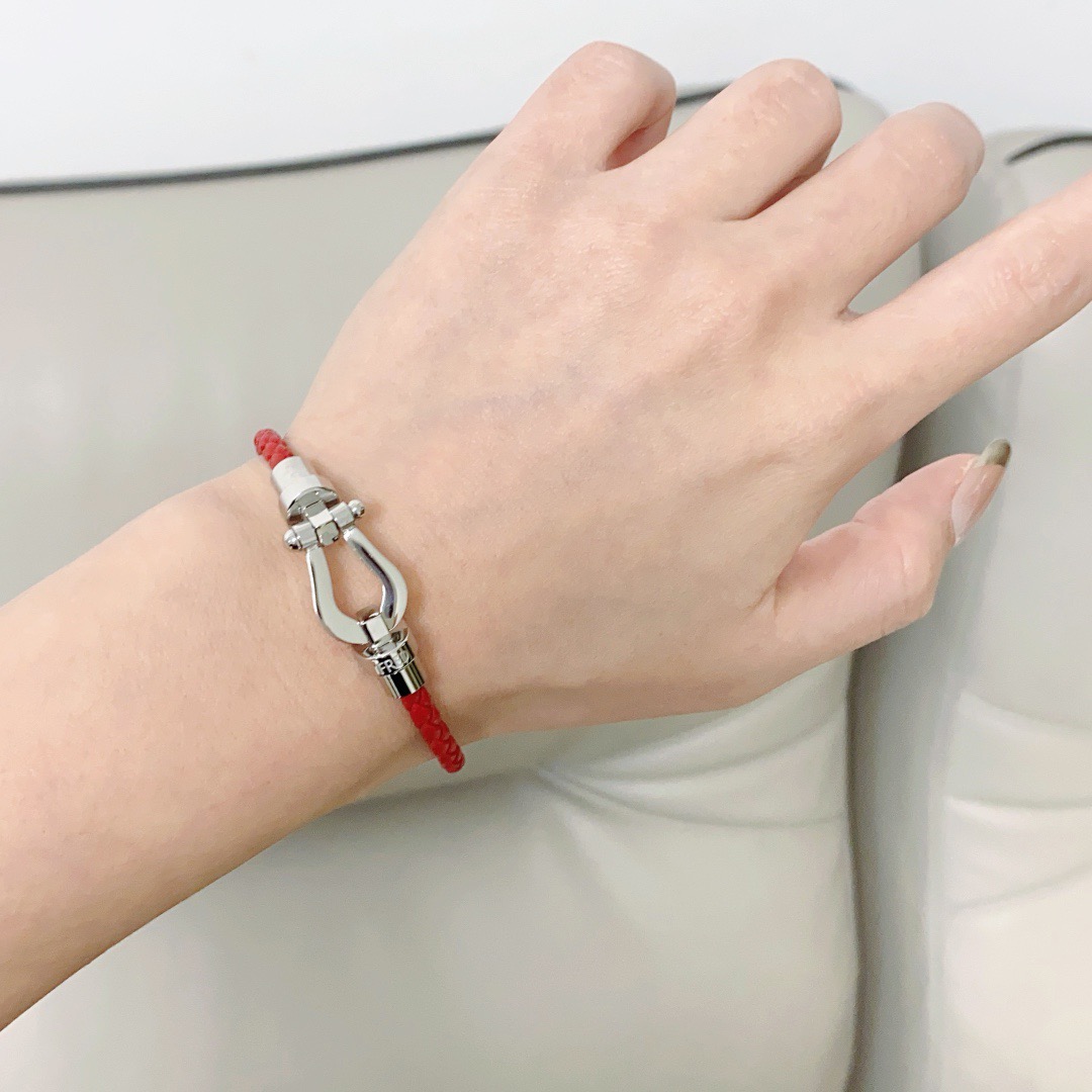 フレッド 馬蹄バックル レッドレザー ブレスレット ローズゴールド 詳細画像 1