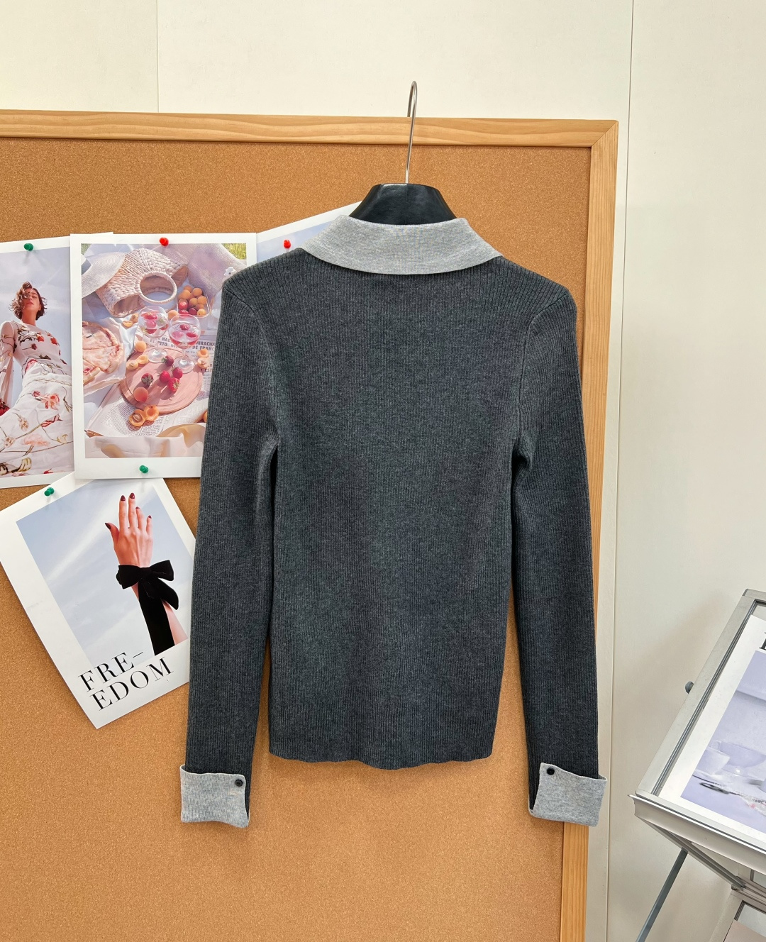 ディオール 配色襟 ビー刺繍 ニットトップス ネイビー / ダークグレー 詳細画像 2