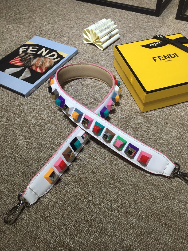 フェンディ STRAP YOU ショルダーストラップ ホワイトレザー マルチカラーピラミッドスタッズ ピンクエッジ 詳細画像 1
