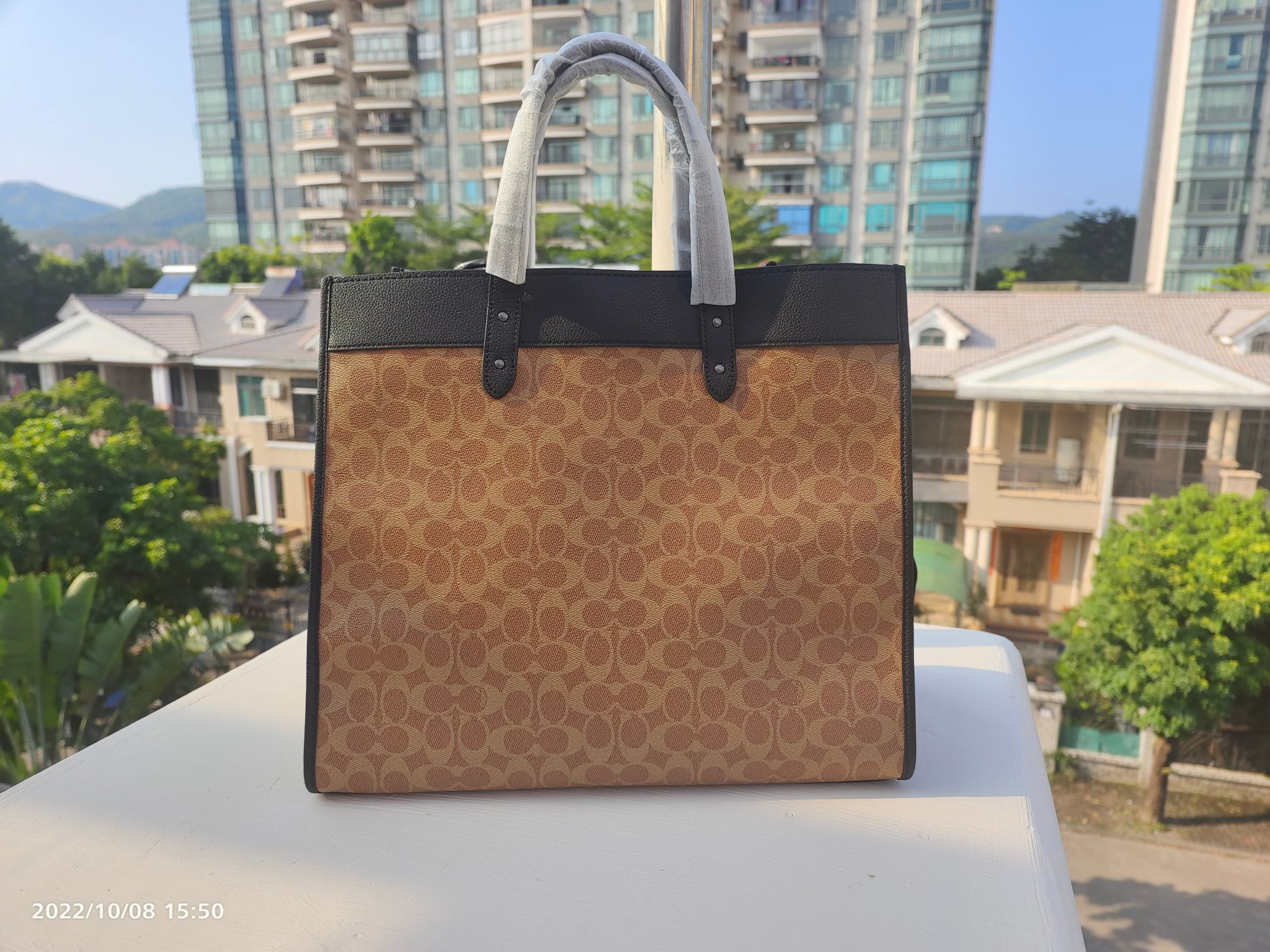 コーチ Field Tote 40 シグネチャー キャンバス トートバッグ ブラウン×ブラック 詳細画像 3