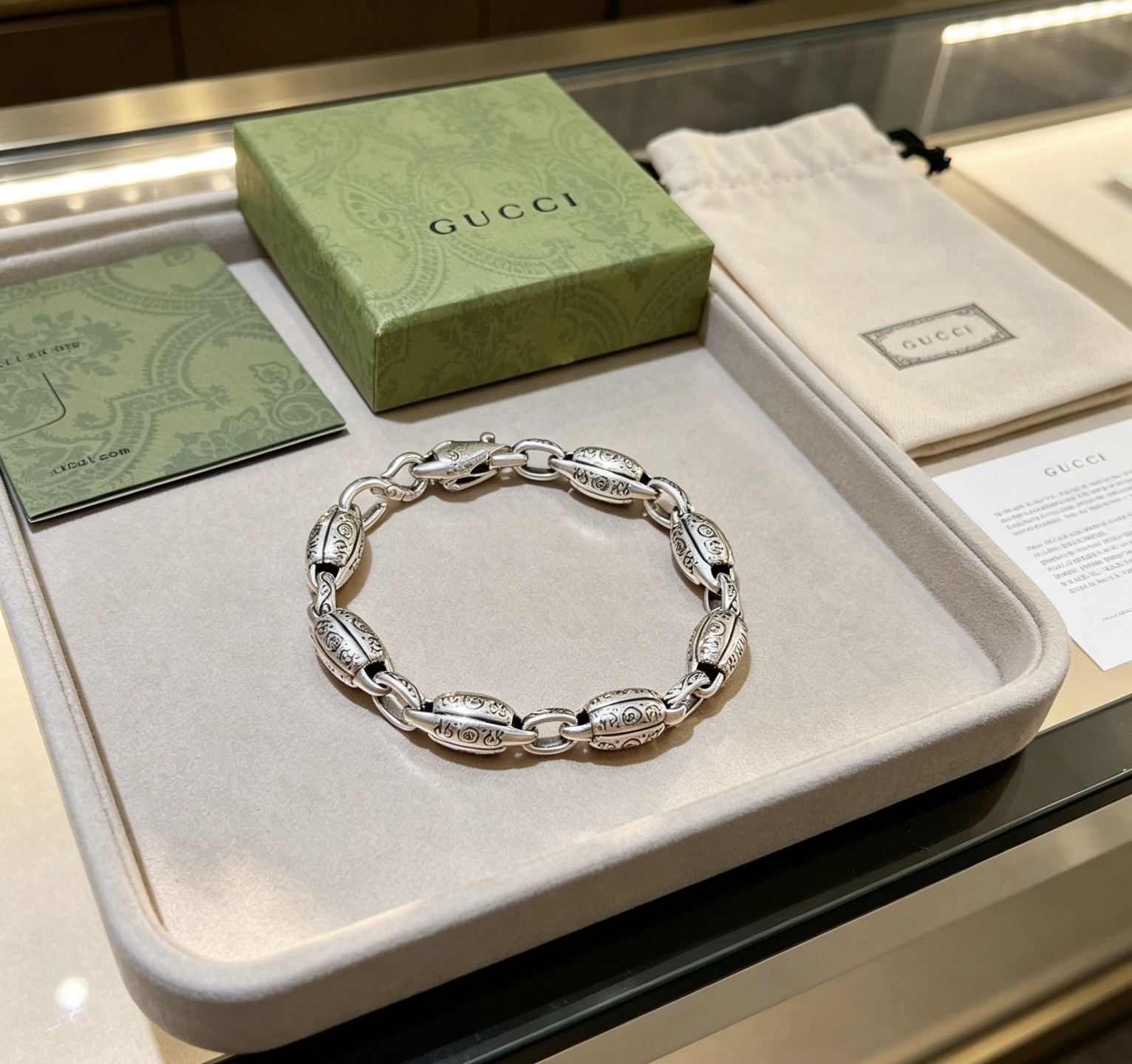 グッチ ロゴ刻印 チェーンブレスレット シルバー 詳細画像 1