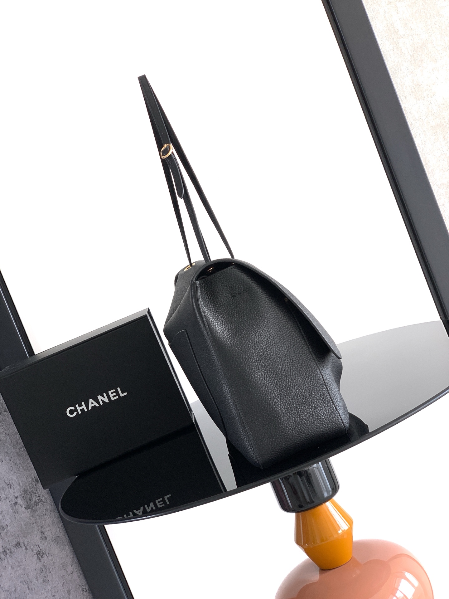 シャネル CF マキシ チェーン フラップバッグ ブラック ゴールド金具 AS6230 詳細画像 3