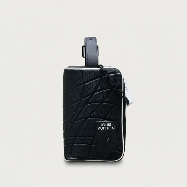 バレンシアガ Cloakroom Dopp Kit クラッチポーチ ブラック