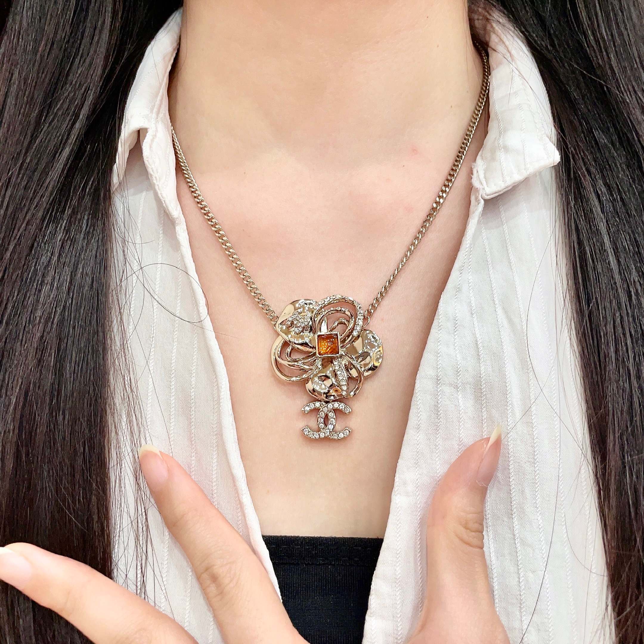 シャネル 中古 カメリア フラワー CCロゴ ペンダント ネックレス ゴールド 詳細画像 2