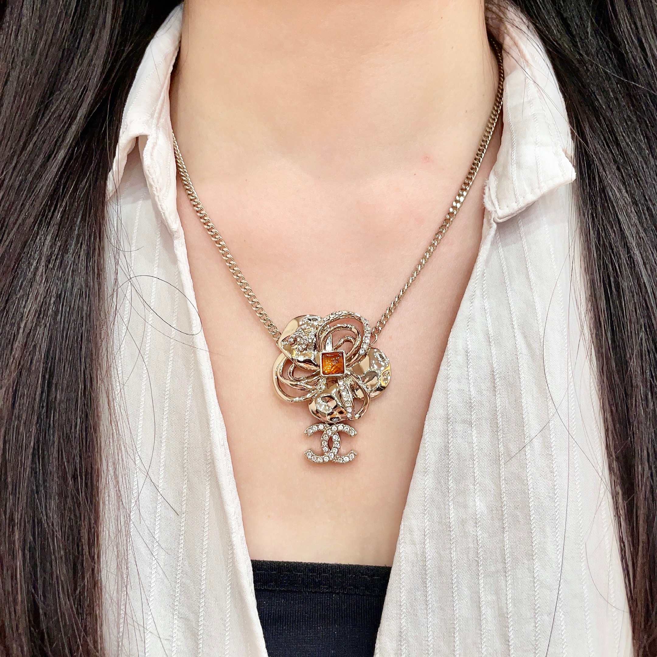 シャネル 中古 カメリア フラワー CCロゴ ペンダント ネックレス ゴールド 詳細画像 3