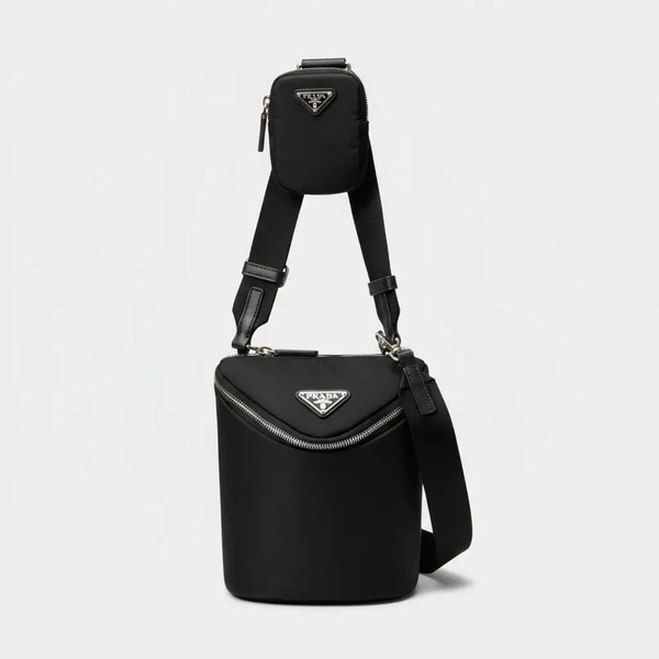 プラダ ナイロン クロスボディバッグ ポーチ付き 2点セット ブラック