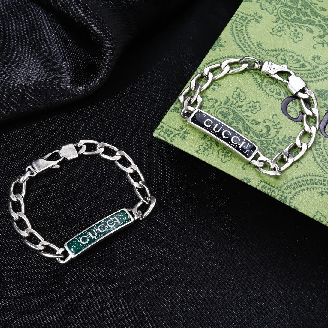 グッチ ロゴプレート チェーンブレスレット シルバー グリーン ブラック 詳細画像 1