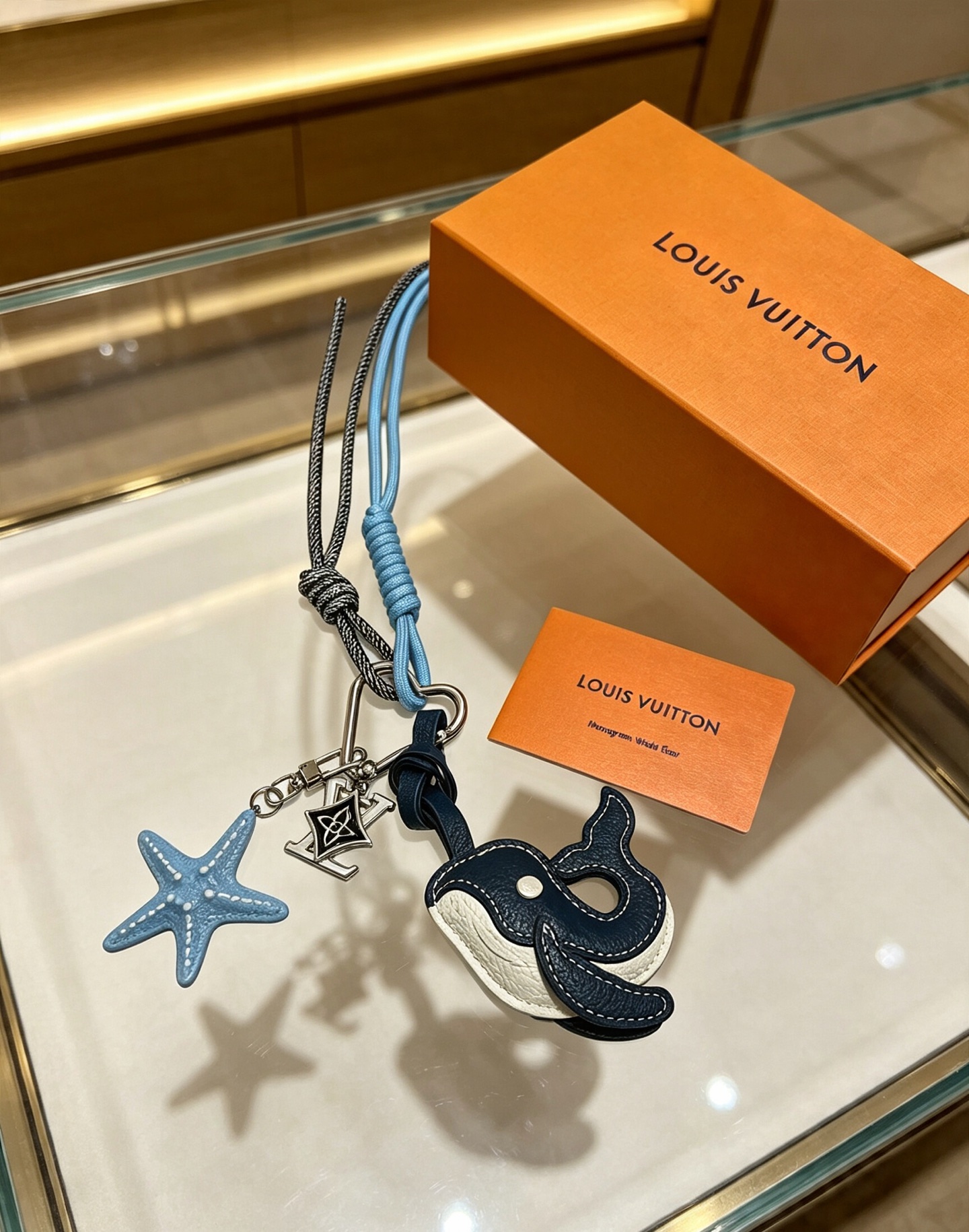 ルイ・ヴィトン クジラ&ヒトデ キーホルダー バッグチャーム ネイビー ライトブルー 詳細画像 1