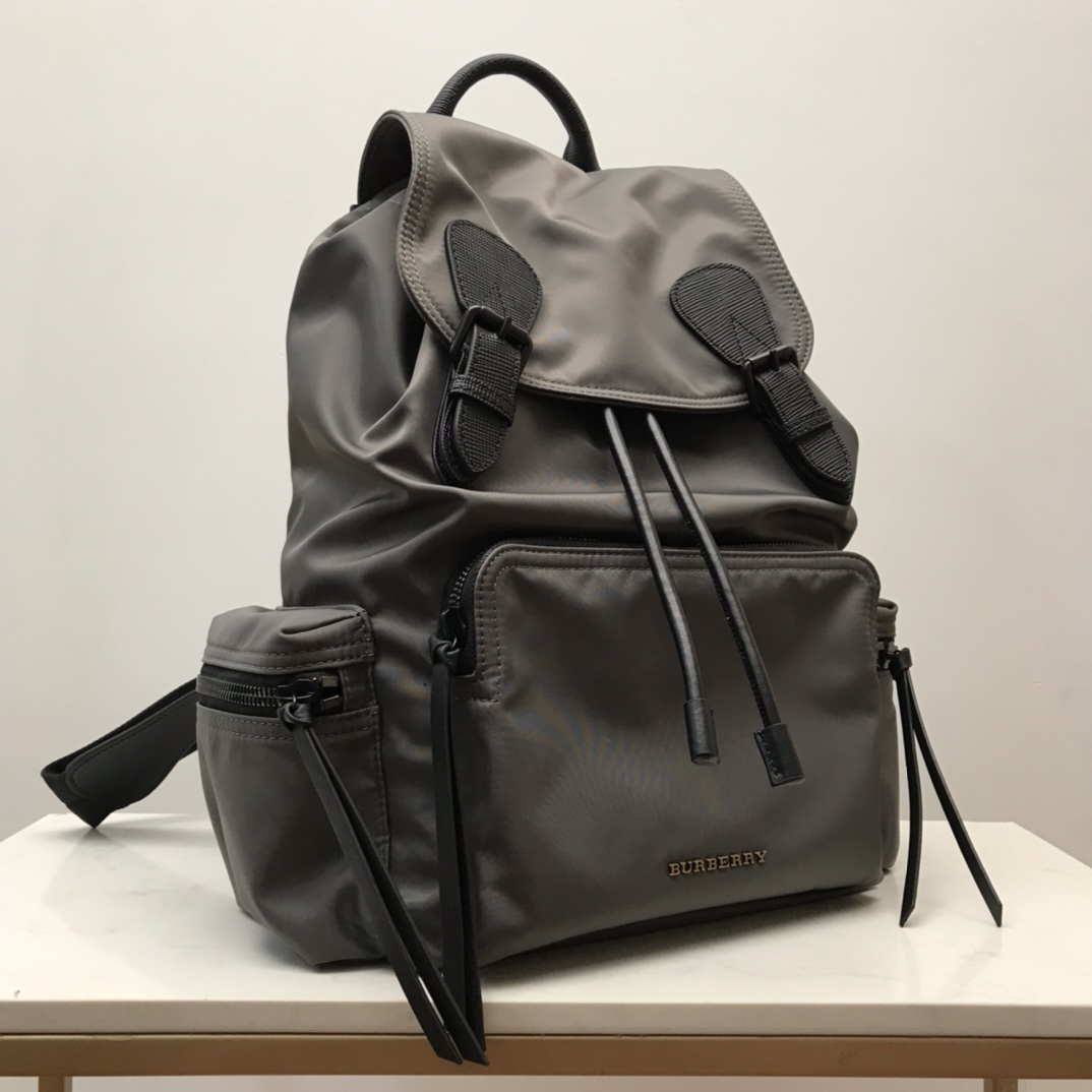 バーバリー The Rucksack ラージ バックパック グレー 詳細画像 3