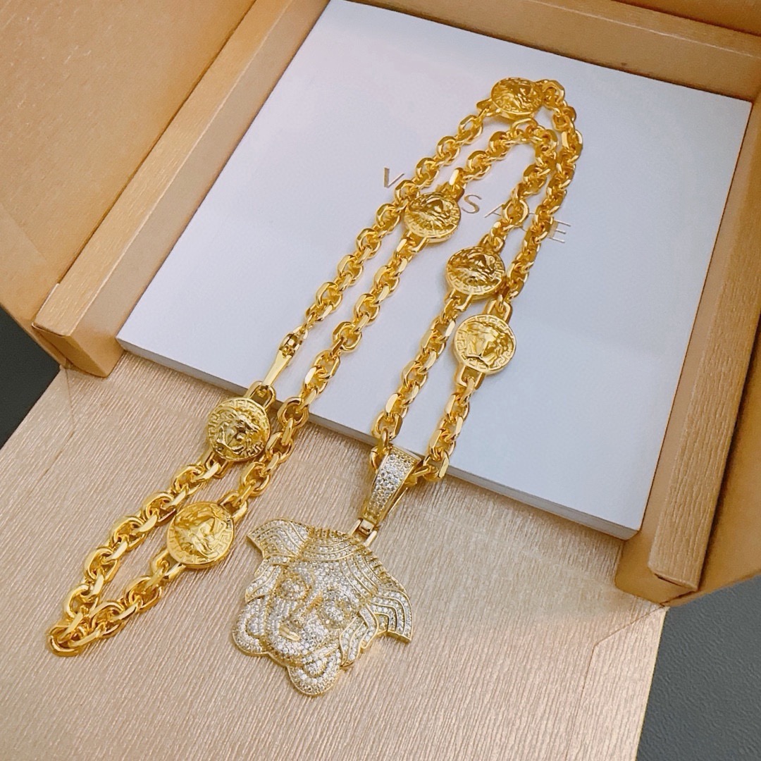 ヴェルサーチェ メデューサ ヘッド エイジド加工 チェーンネックレス ヴィンテージシルバー 詳細画像 3