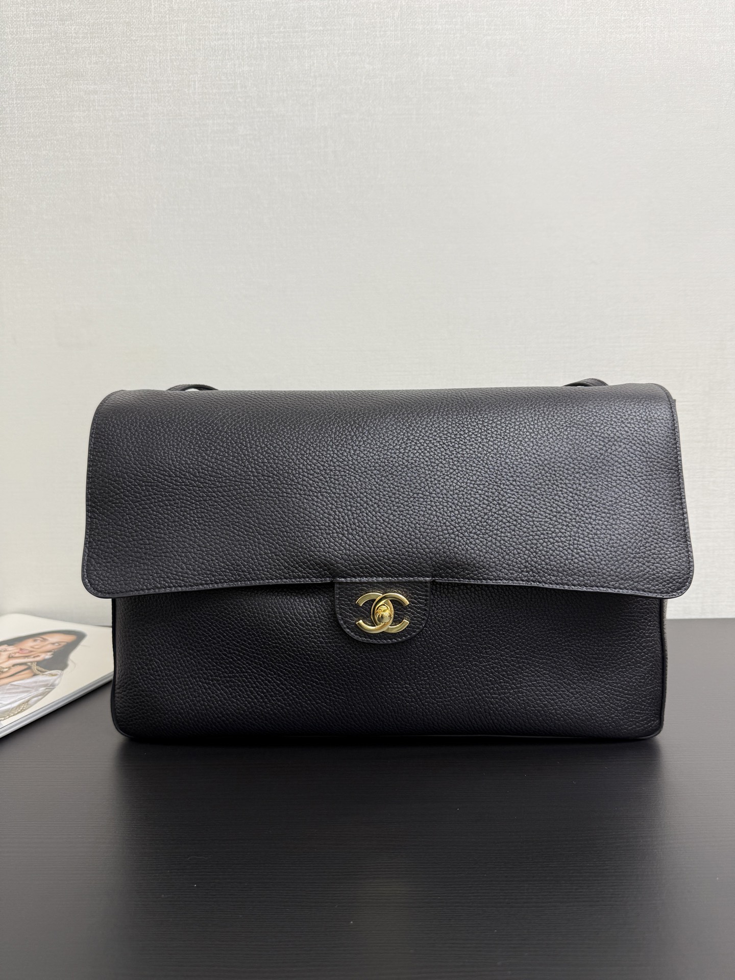 シャネル ラージ フラップ ショルダーバッグ ブラック ゴールド金具 詳細画像 1