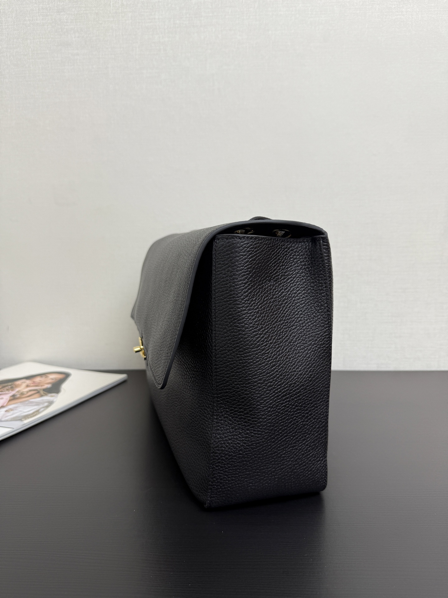 シャネル ラージ フラップ ショルダーバッグ ブラック ゴールド金具 詳細画像 2