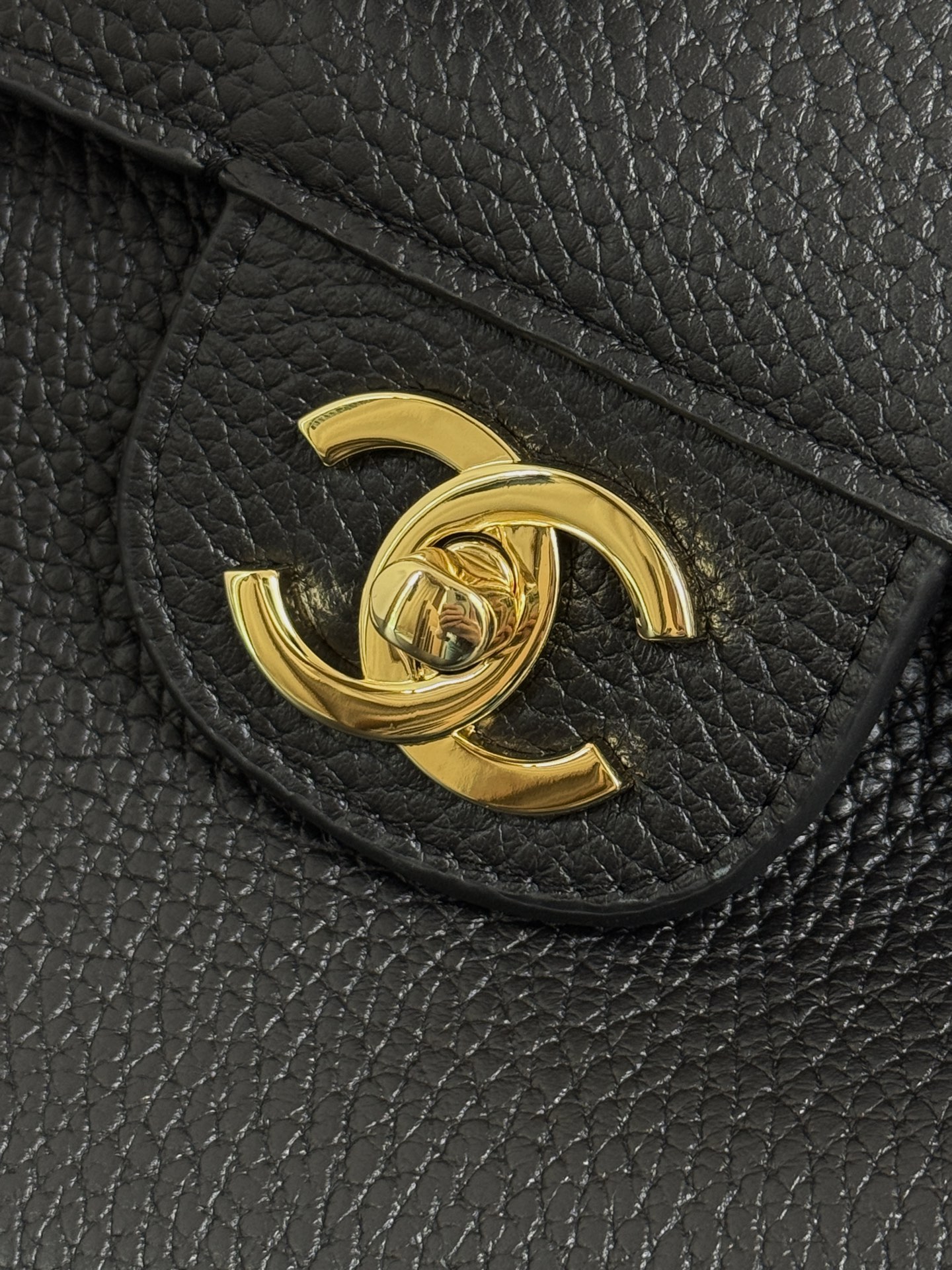 シャネル ラージ フラップ ショルダーバッグ ブラック ゴールド金具 詳細画像 3