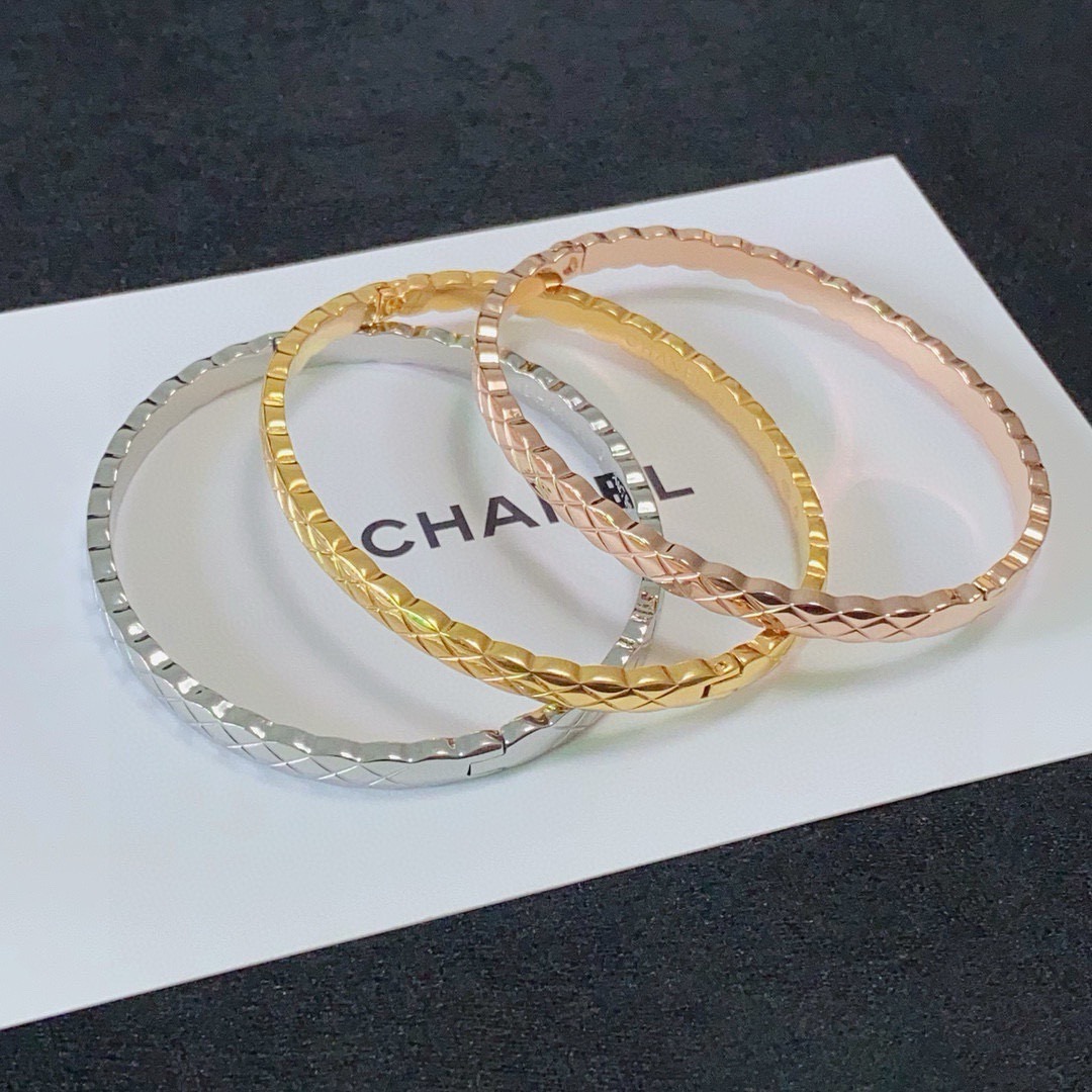 シャネル Cロゴ キルティング ダイヤ柄 スリム バングル ブレスレット 詳細画像 1