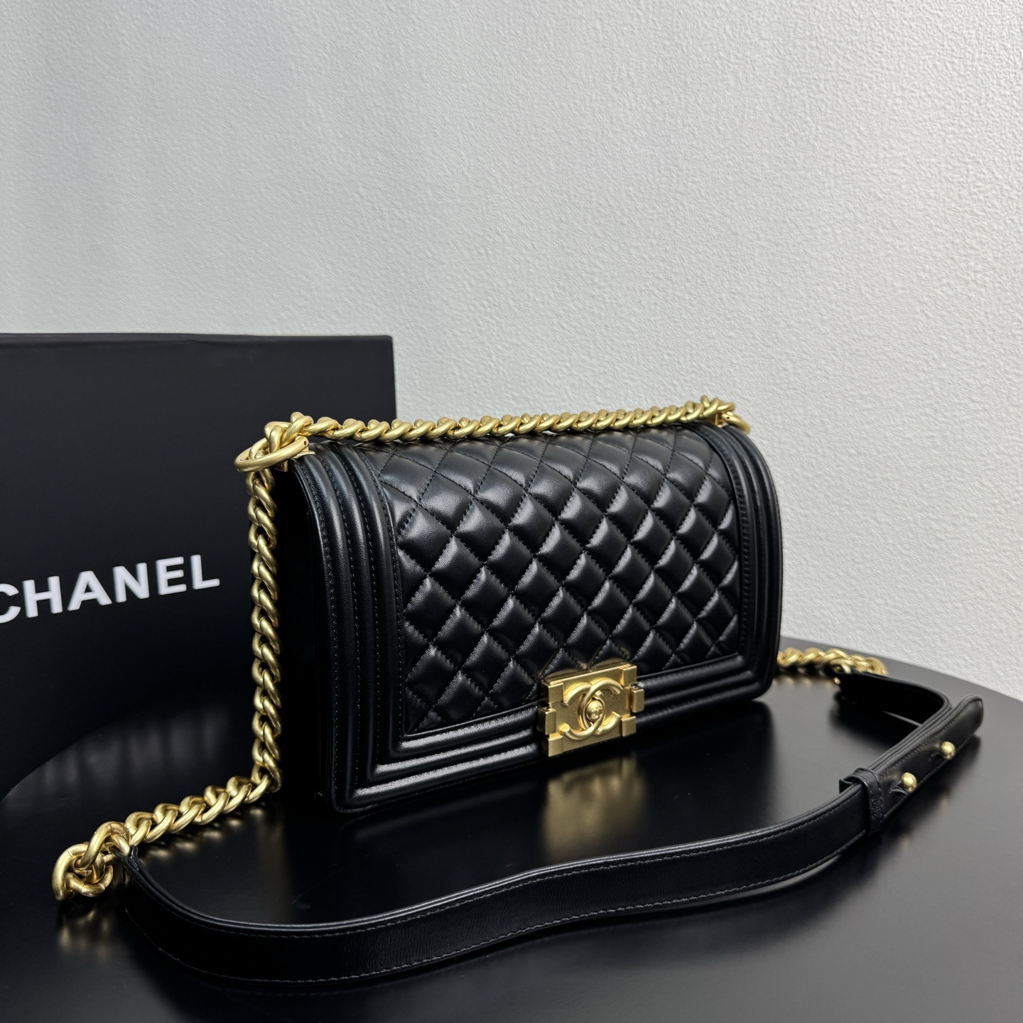 シャネル クラシック ルボーイ ラムスキン チェーンショルダーハンドバッグ ブラック ゴールド金具 67086 詳細画像 2