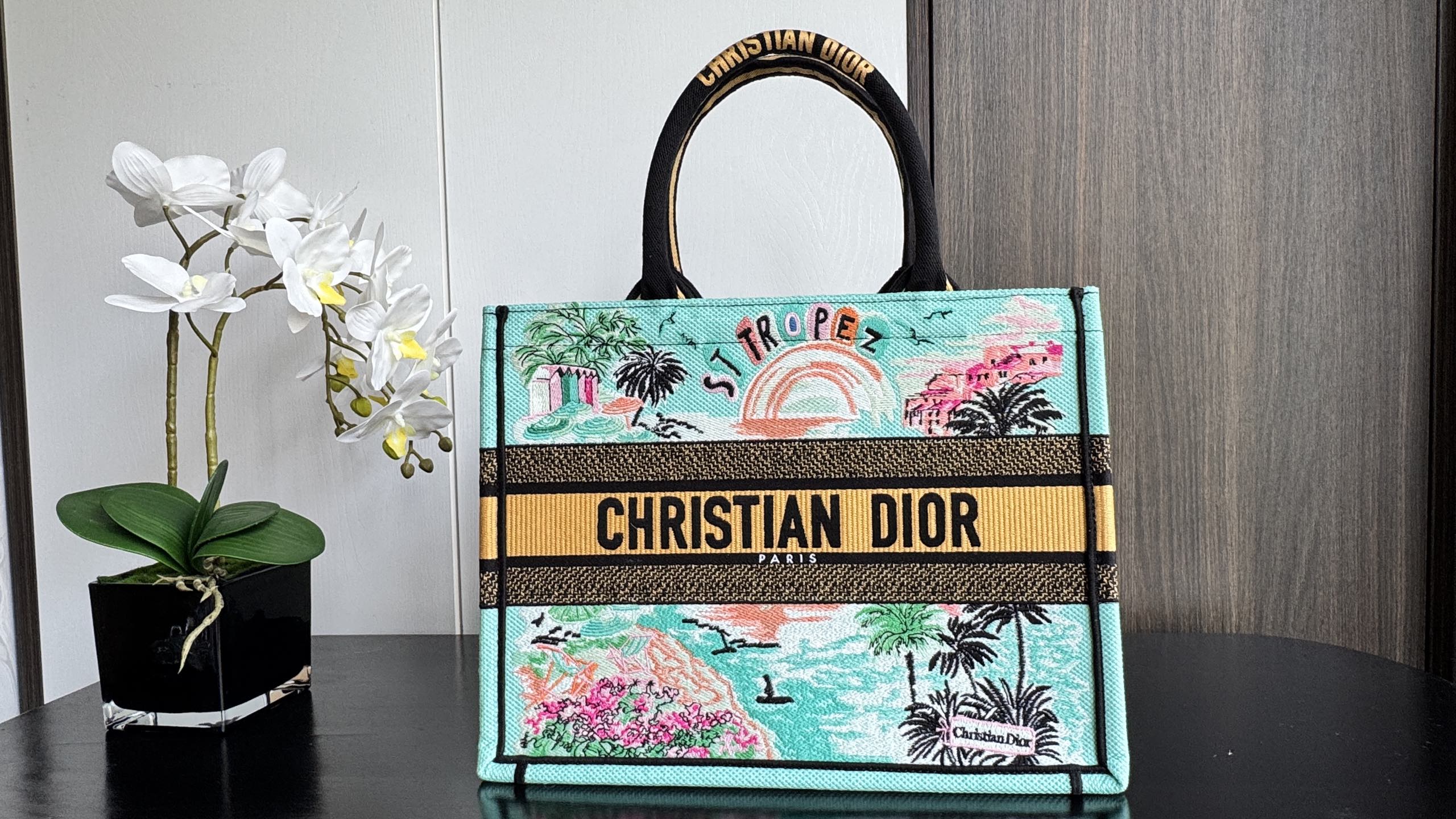 ディオール Book Tote 刺繍キャンバストートバッグ ホワイト 詳細画像 1