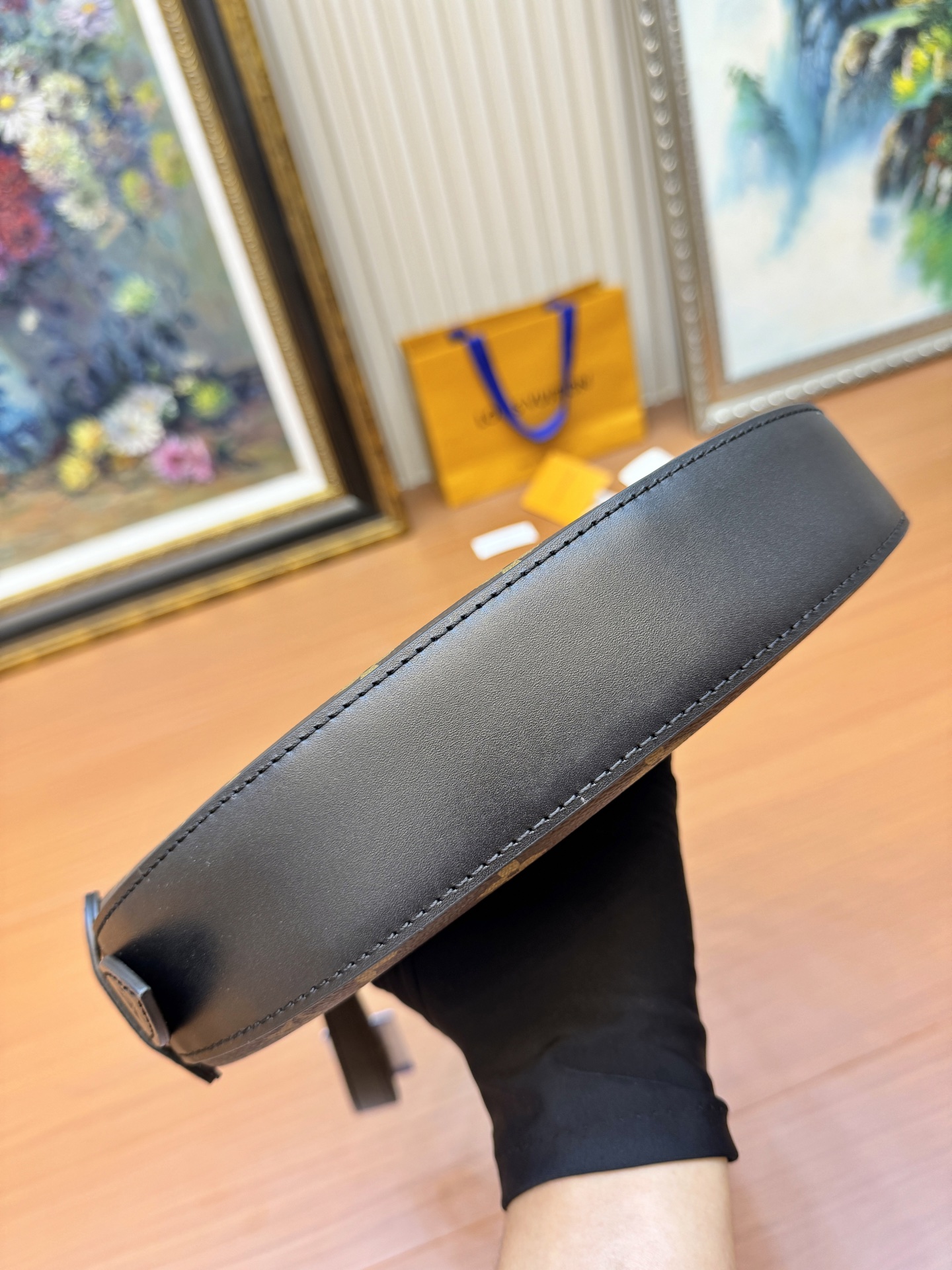 ルイヴィトン ハーフムーン ショルダーバッグ モノグラム柄 ブラックレザー M15056 詳細画像 3
