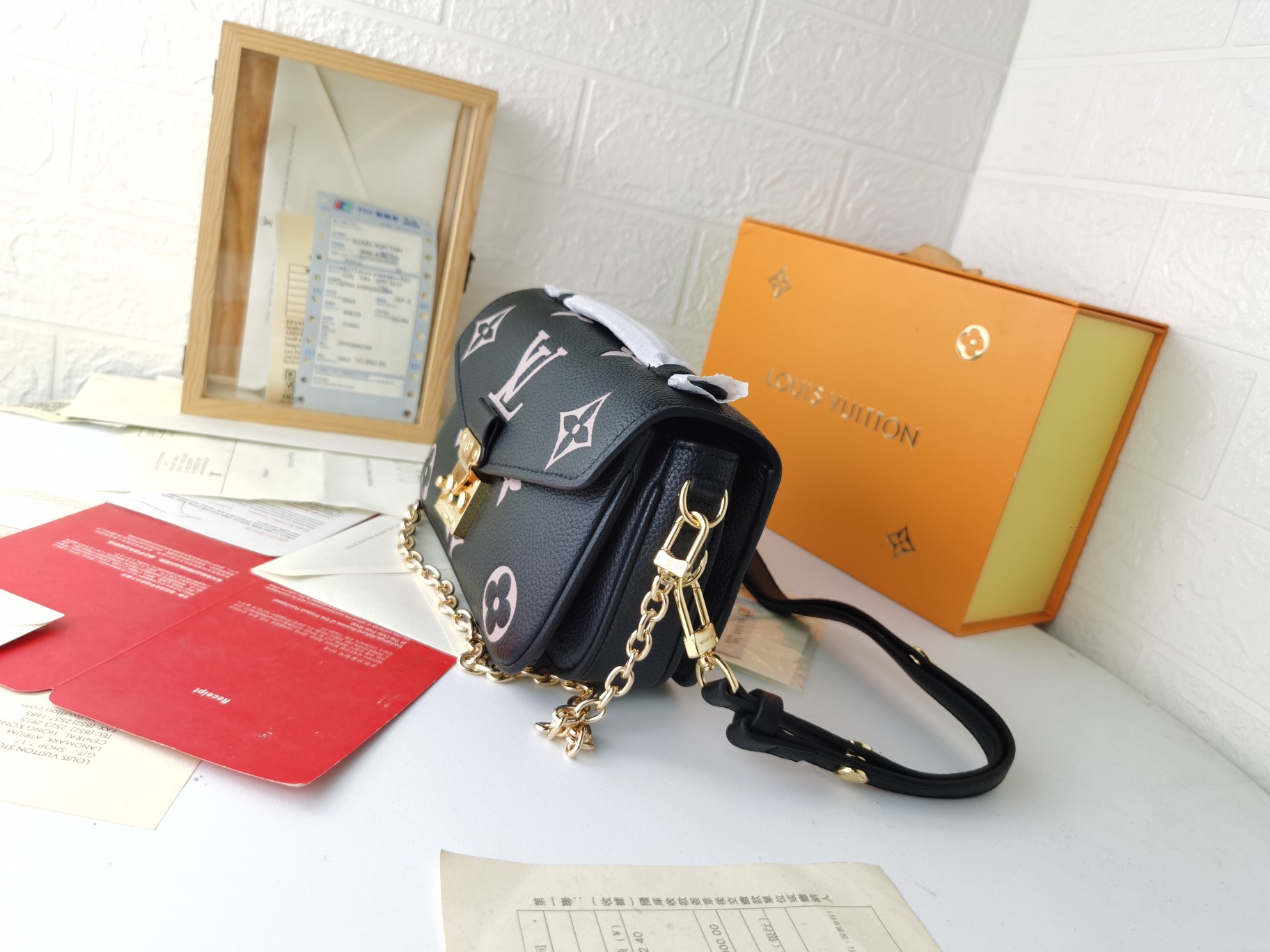 ルイヴィトン Pochette Métis East West レザー チェーン ミニ メッセンジャー ショルダーバッグ ブラック 詳細画像 3