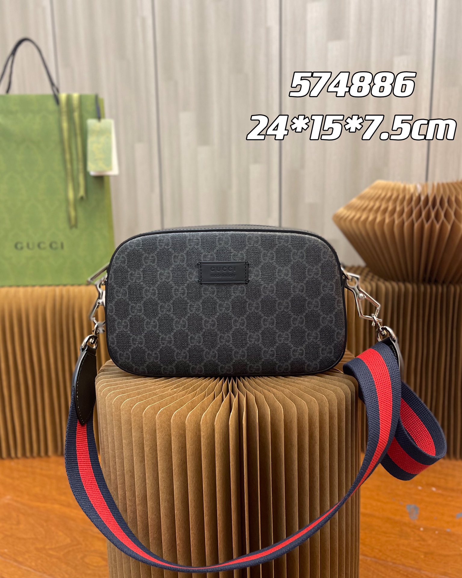 グッチ タイガーヘッド金具 クロスボディバッグ 詳細画像 1