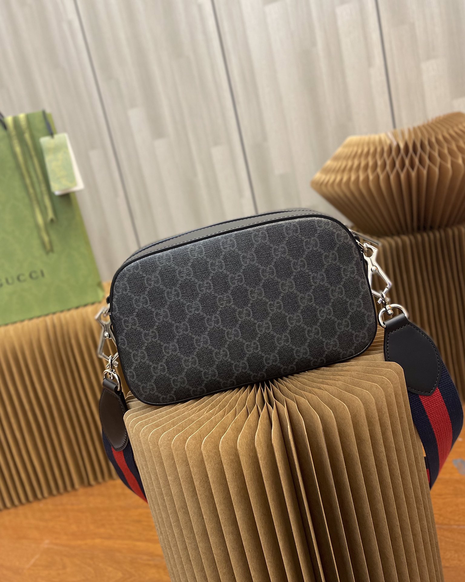 グッチ タイガーヘッド金具 クロスボディバッグ 詳細画像 3