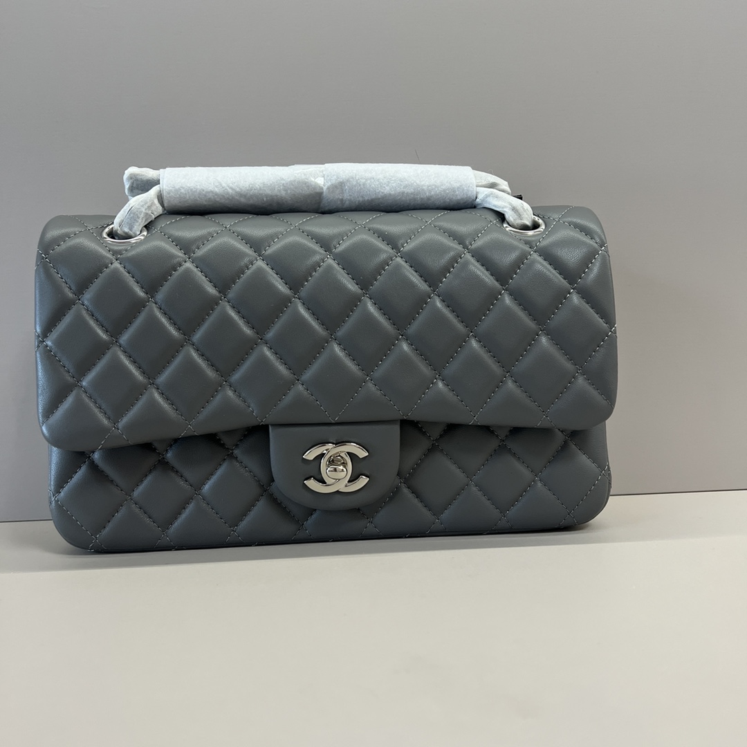 シャネル CF 25cm ダイヤキルティング ラムスキン チェーンショルダー クロスボディバッグ 2.55 クラシックフラップ アイアングレー シルバー金具 詳細画像 1