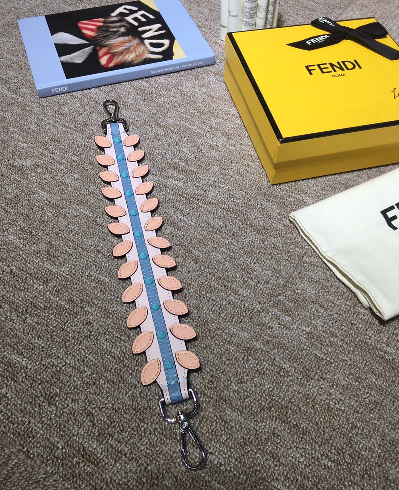 フェンディ STRAP YOU ショルダーストラップ ピンク ライトブルー ピーチ 詳細画像 1