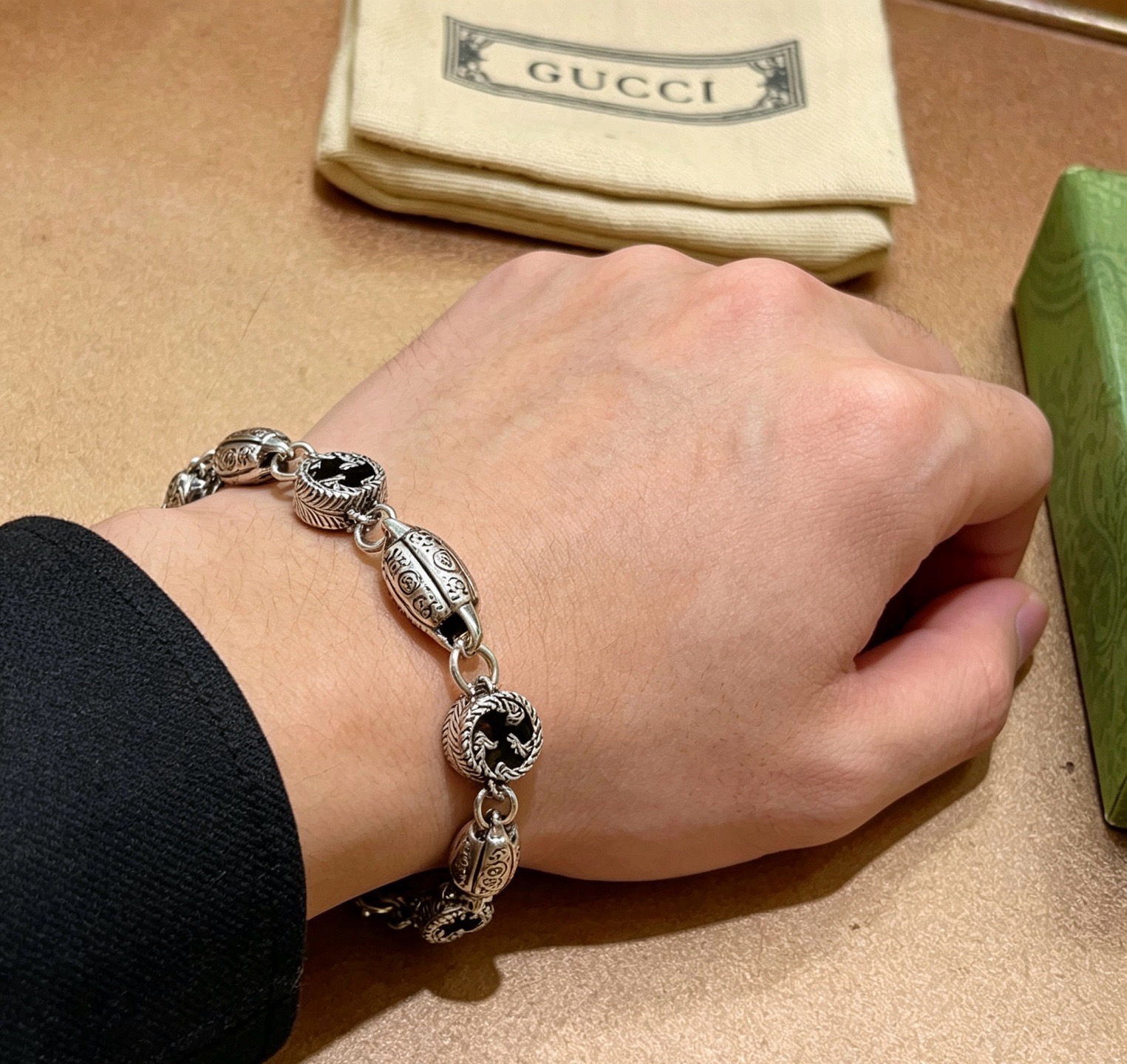グッチ 彫刻インターロッキングG チェーンブレスレット シルバー 詳細画像 3