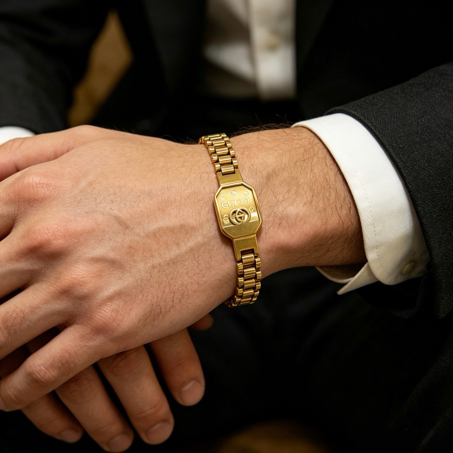 グッチ ロゴプレート チェーンブレスレット ゴールド 詳細画像 3