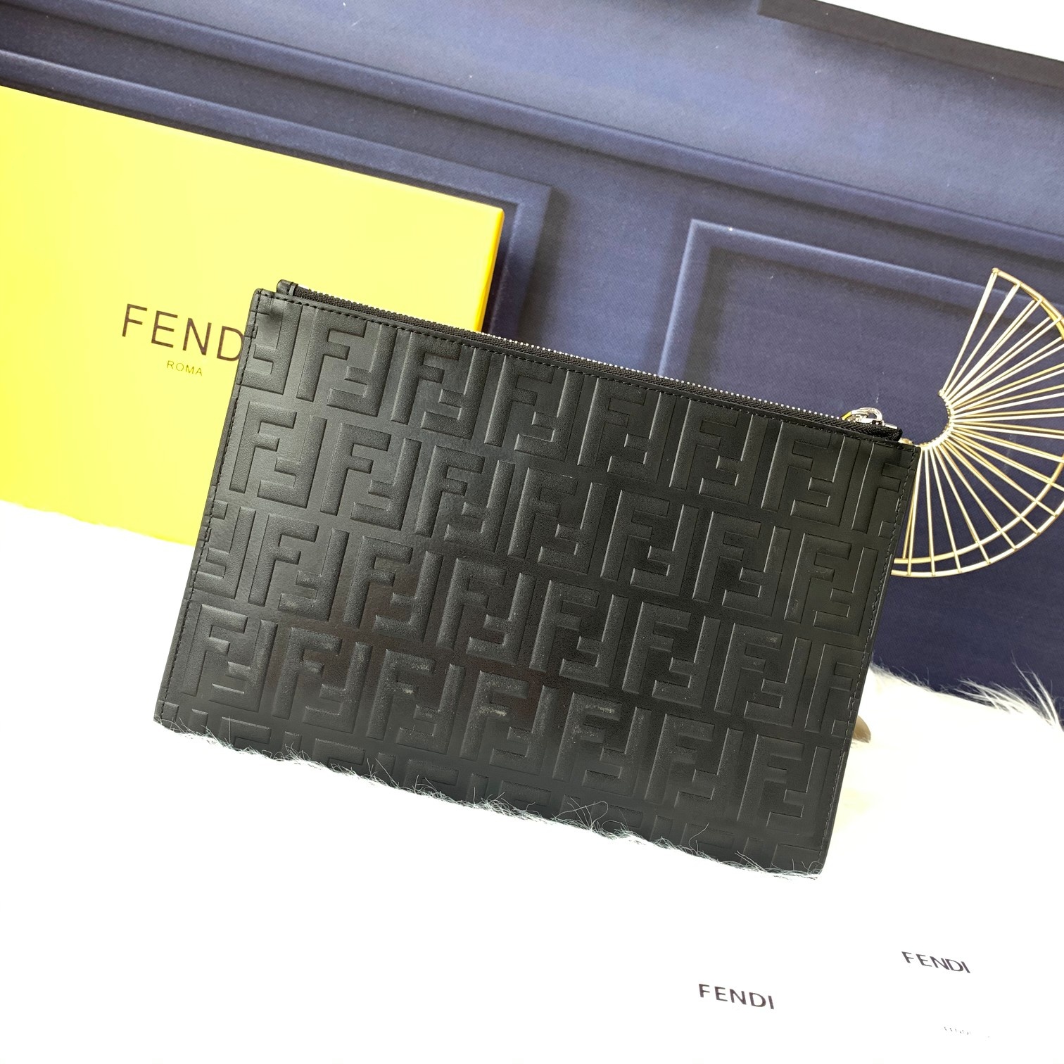 フェンディ F is Fendi ラージ スリム クラッチバッグ ブラック 詳細画像 2