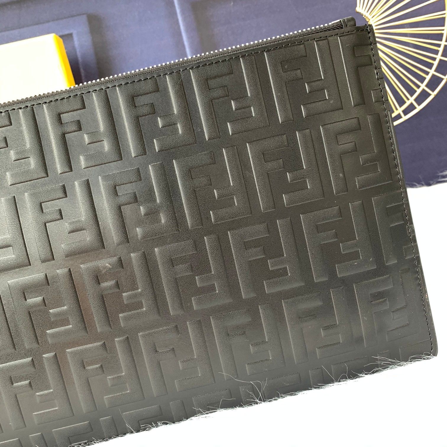 フェンディ F is Fendi ラージ スリム クラッチバッグ ブラック 詳細画像 3