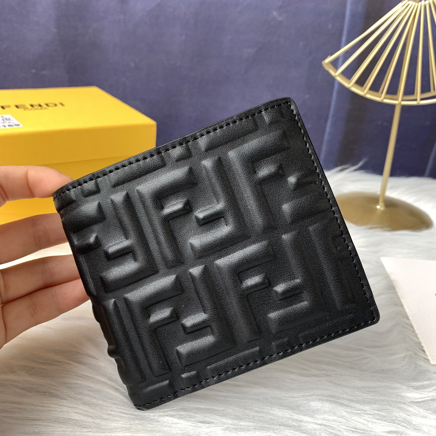 フェンディ FFパターン 二つ折り財布 ブラック 詳細画像 2