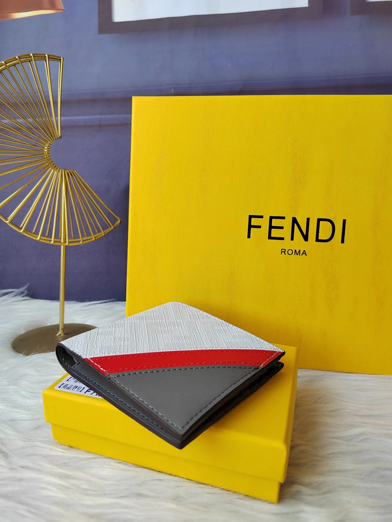 フェンディ メンズ 二つ折り 短財布 FFパターン ホワイト レッド グレー 詳細画像 3