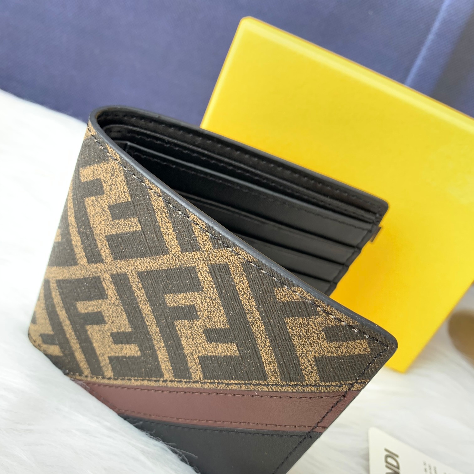 フェンディ FFパターン 二つ折り財布 ブラウン 詳細画像 3
