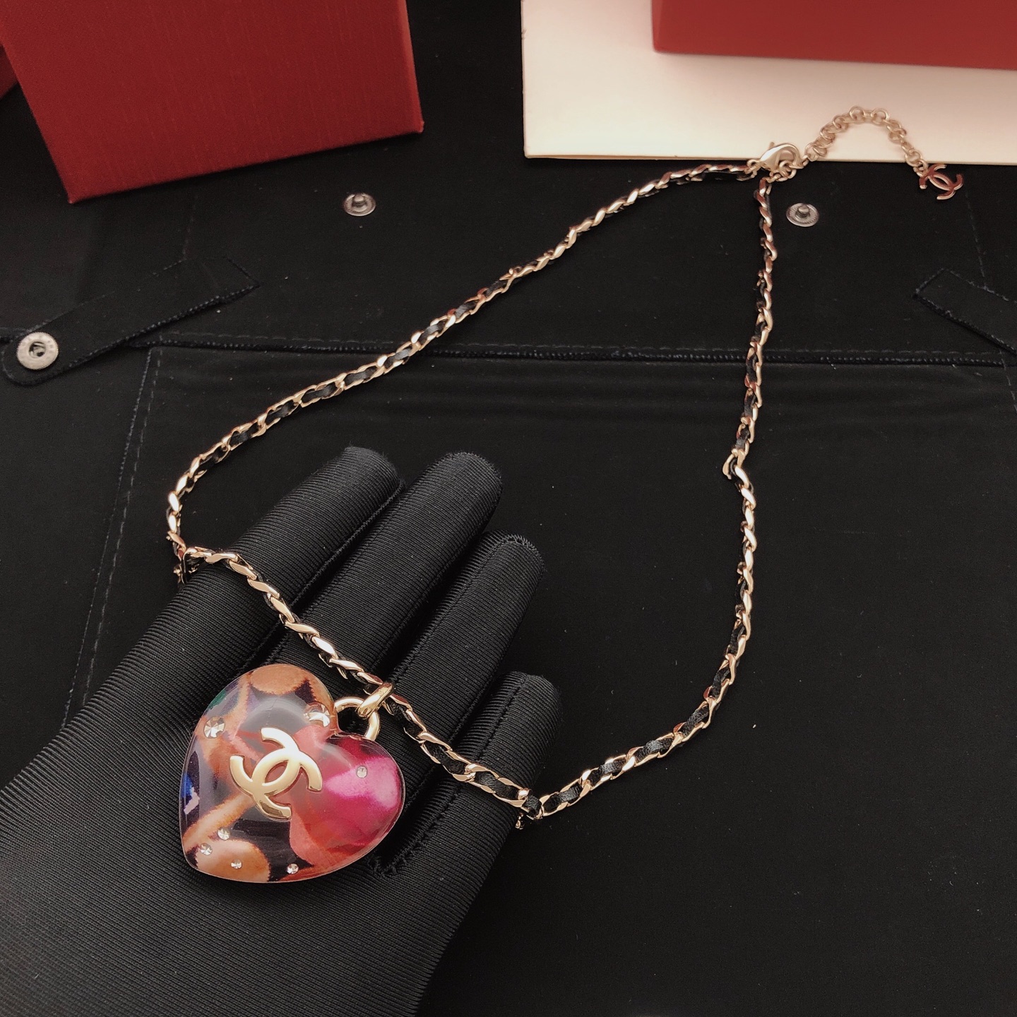 シャネル グラデーション レザーコード カラフルハート ネックレス 詳細画像 3
