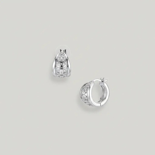 シャネル ダブルC ロゴ ピアス シルバー