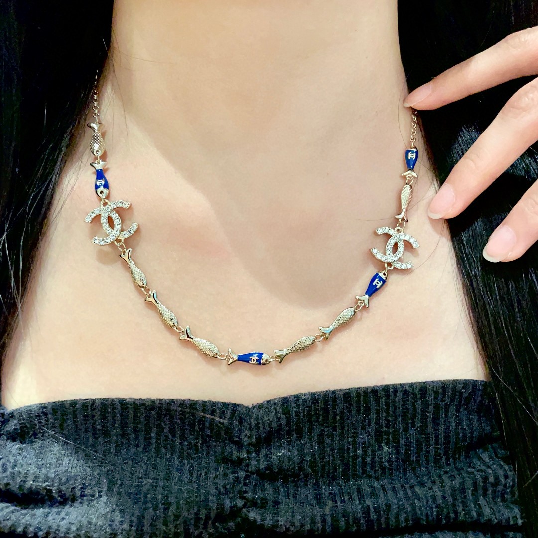 シャネル ヴィンテージ CCロゴ フィッシュモチーフ ネックレス ゴールド ブルー 詳細画像 1