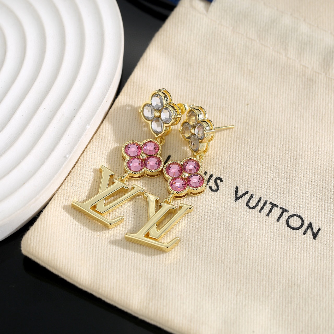 ルイ・ヴィトン LV レター フラワー クリスタル ドロップピアス ゴールド ピンク 詳細画像 2