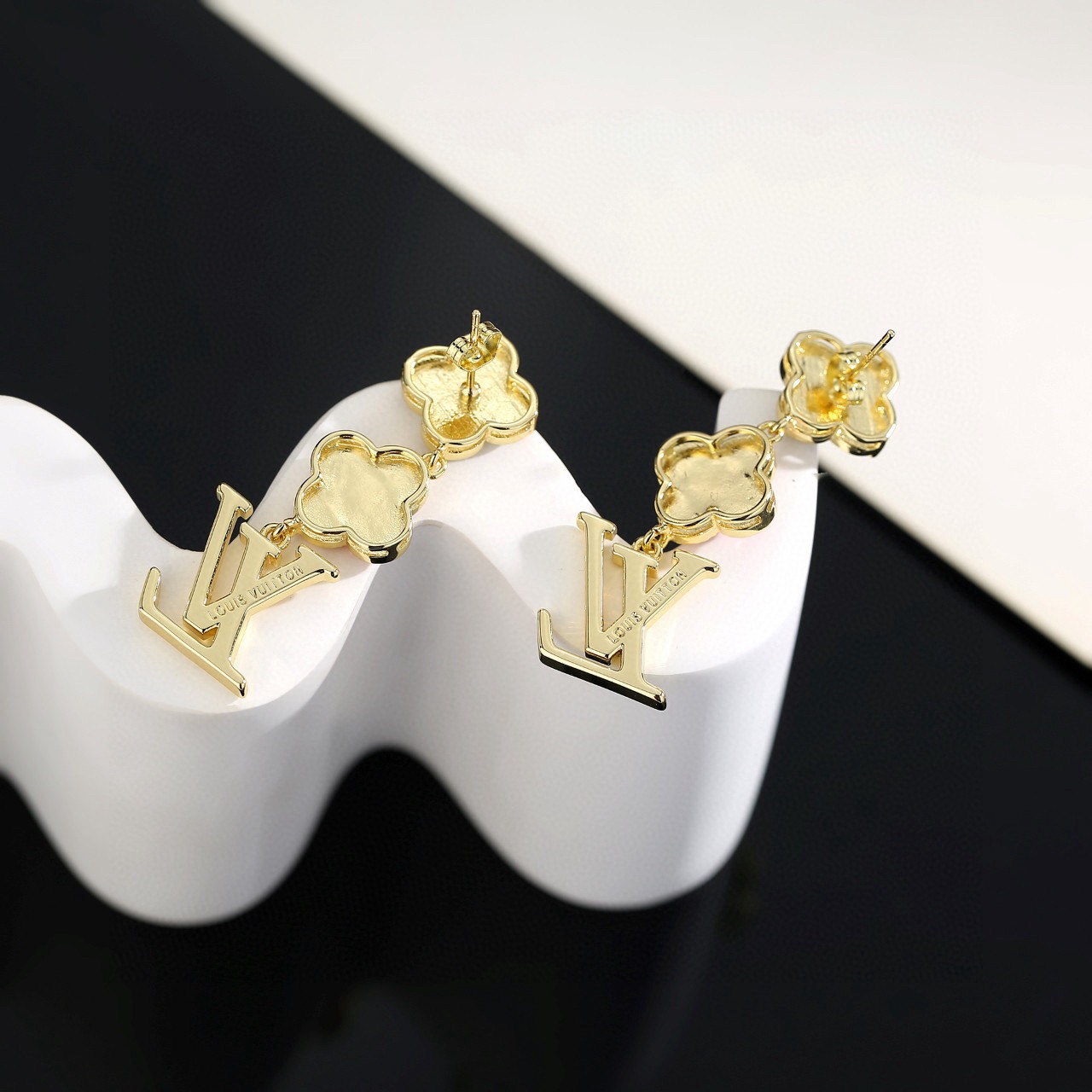ルイ・ヴィトン LV レター フラワー クリスタル ドロップピアス ゴールド ピンク 詳細画像 3